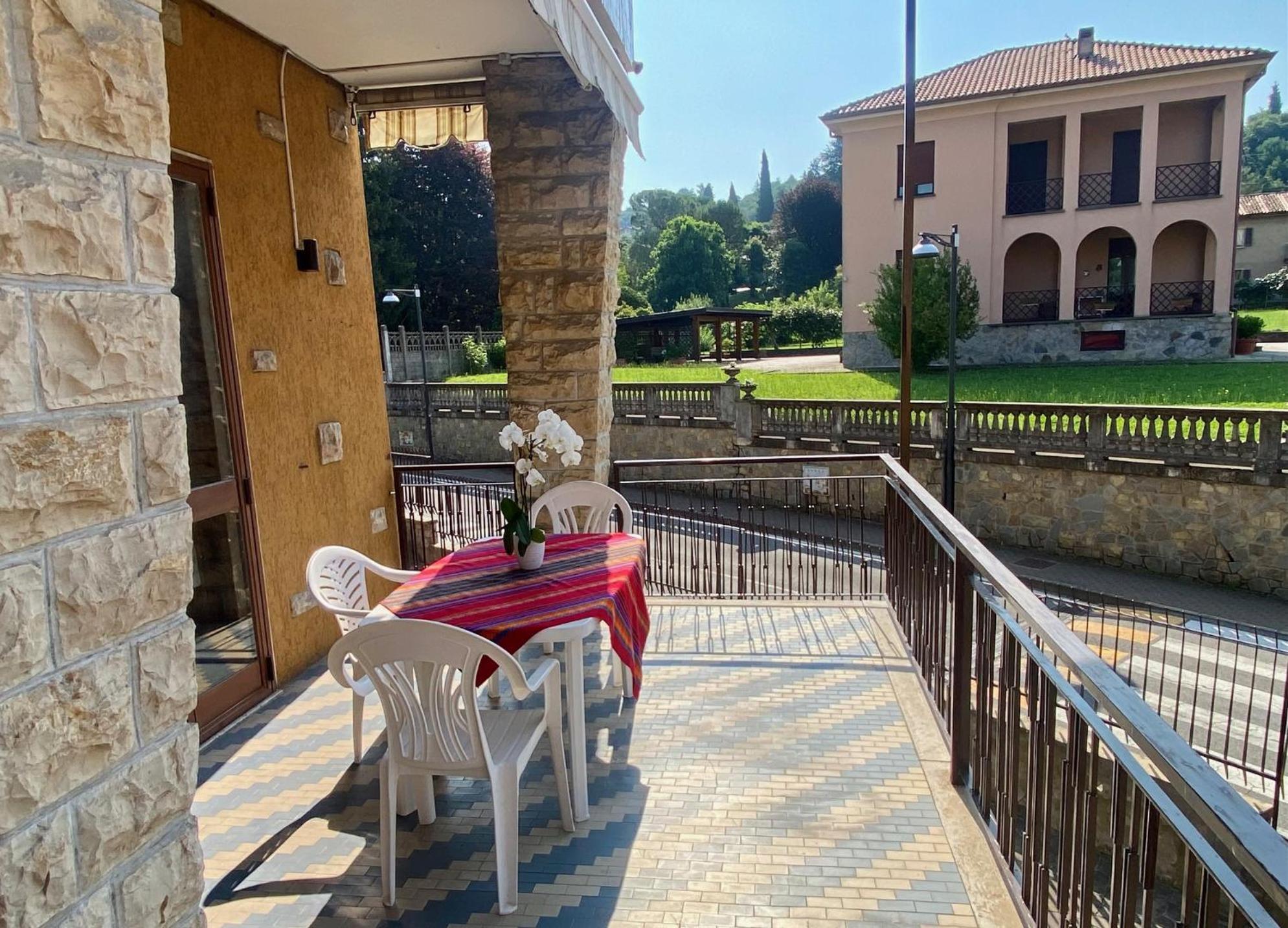 Villa Cuten Calco  Buitenkant foto